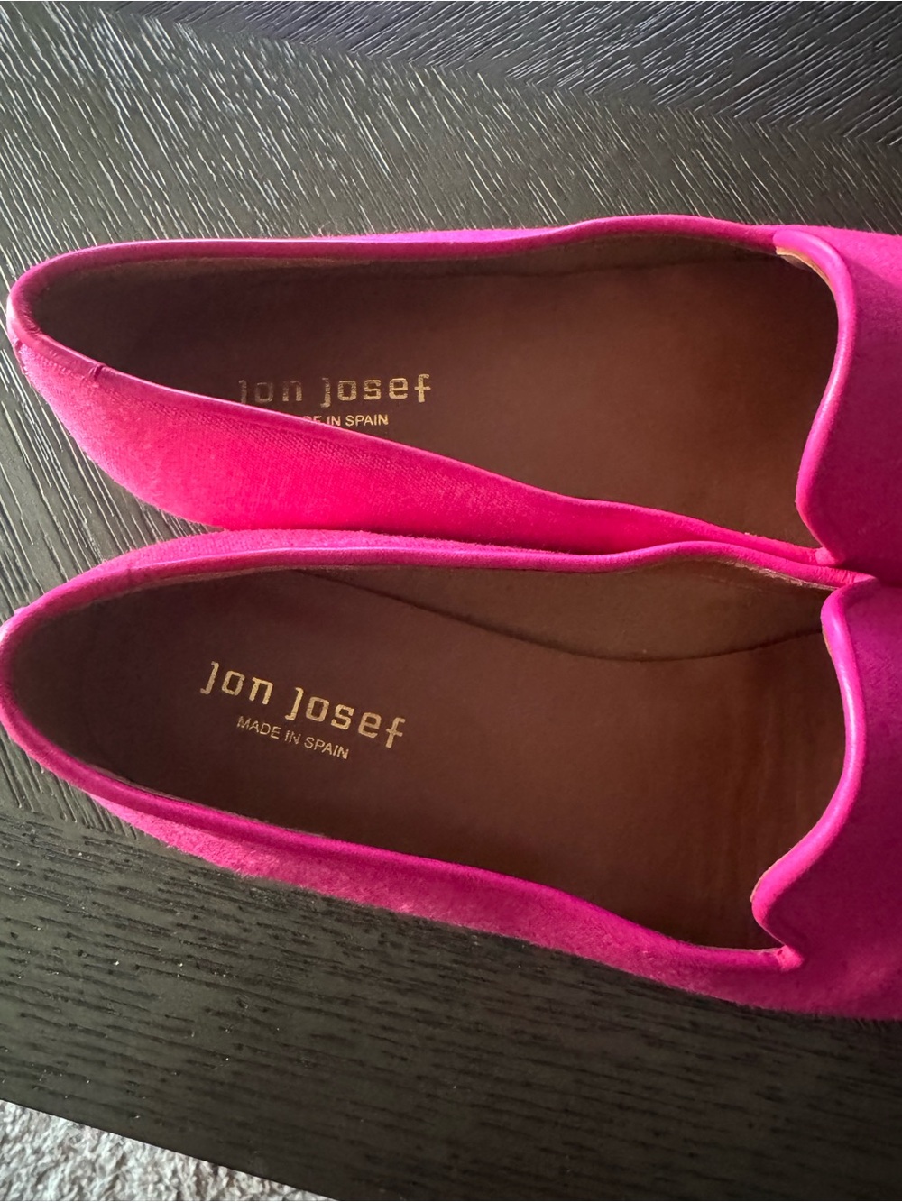 Women's Fuchsia Slip-On Flats with Embroidered Bee and 'Happy' Accent - Picture 4 of 10